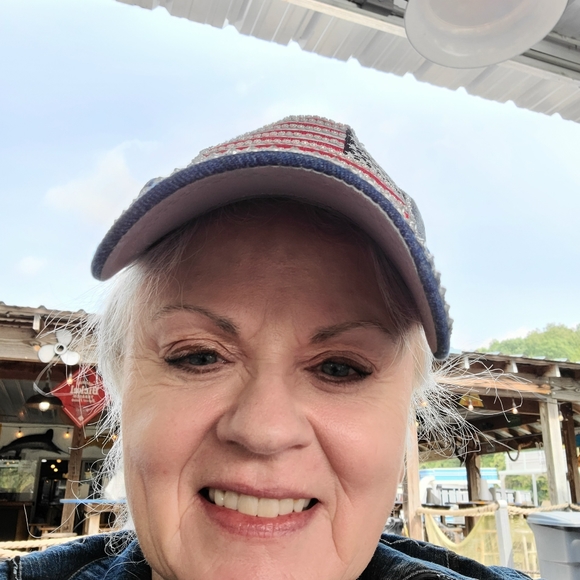 Meet your Posher, Kathy. - Picture 3 of 4